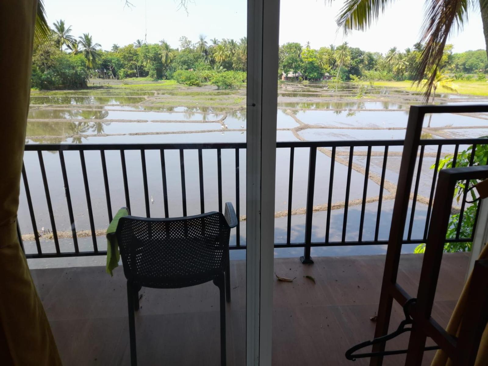 Man Guest Polonnaruwa Hotel Exterior photo