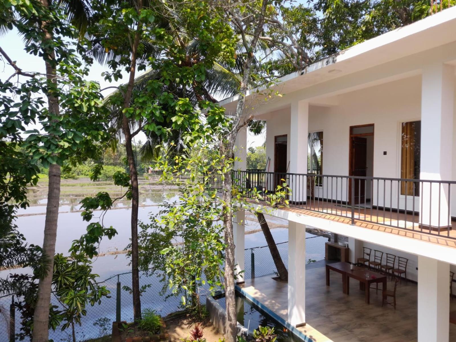 Man Guest Polonnaruwa Hotel Exterior photo