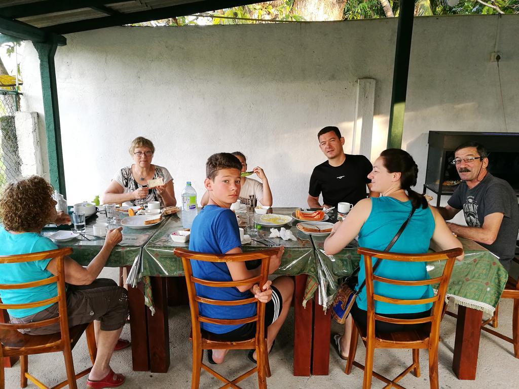 Man Guest Polonnaruwa Hotel Exterior photo