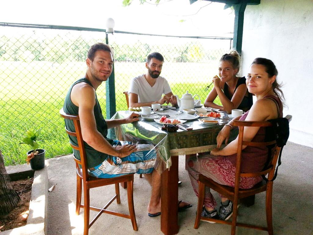 Man Guest Polonnaruwa Hotel Exterior photo